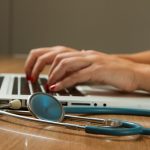 Mi a különbség az Alzheimer és a Parkinson kór között?